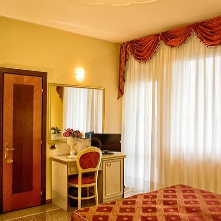Hotel Internazionale Terme Abano Terme Exterior foto
