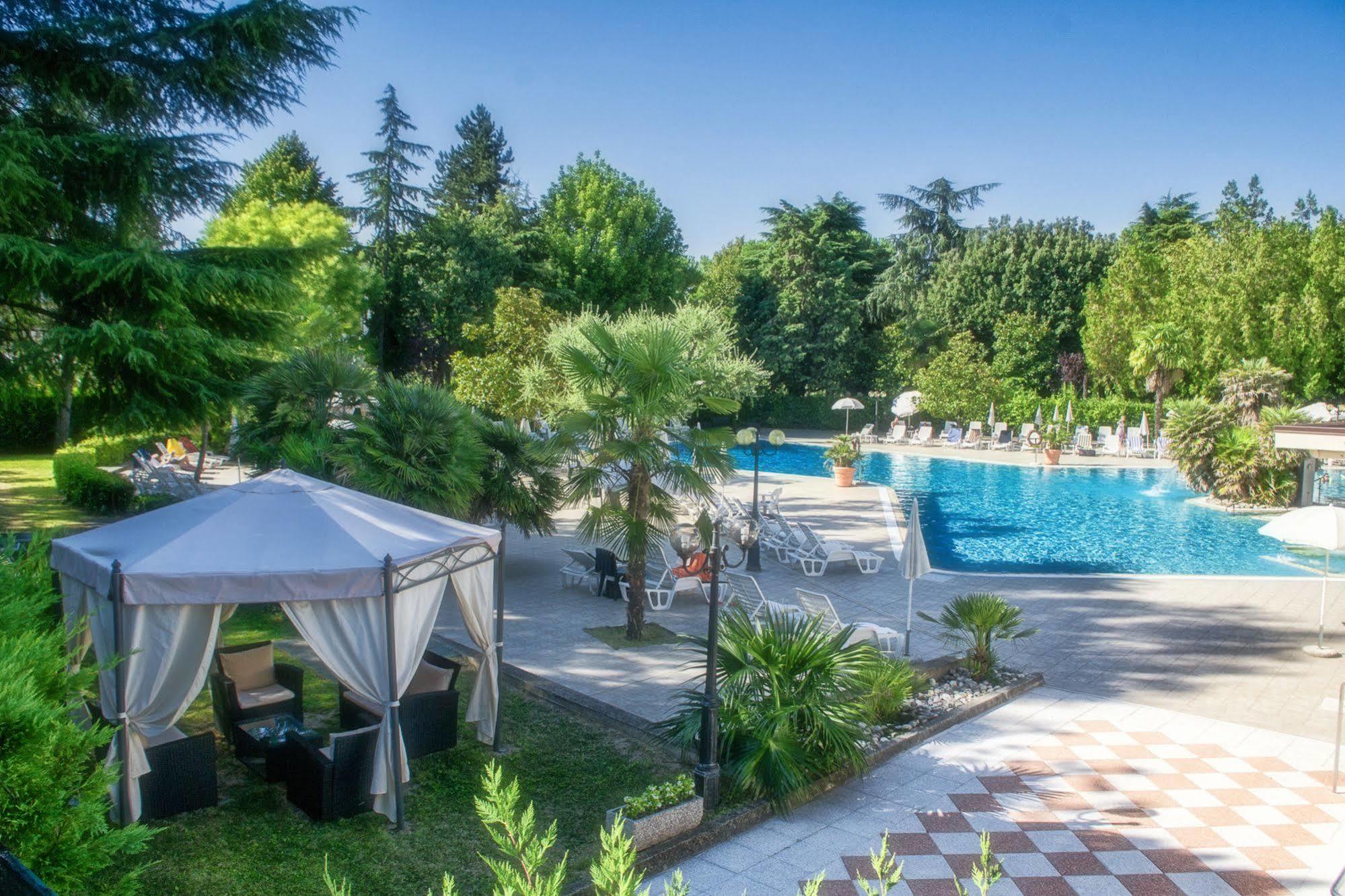 Hotel Internazionale Terme Abano Terme Exterior foto